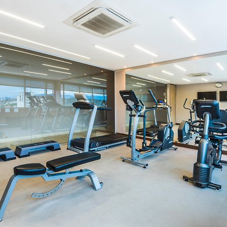 Holiday Inn Cucuta By Ihg Exteriör bild A gym in a hotel
