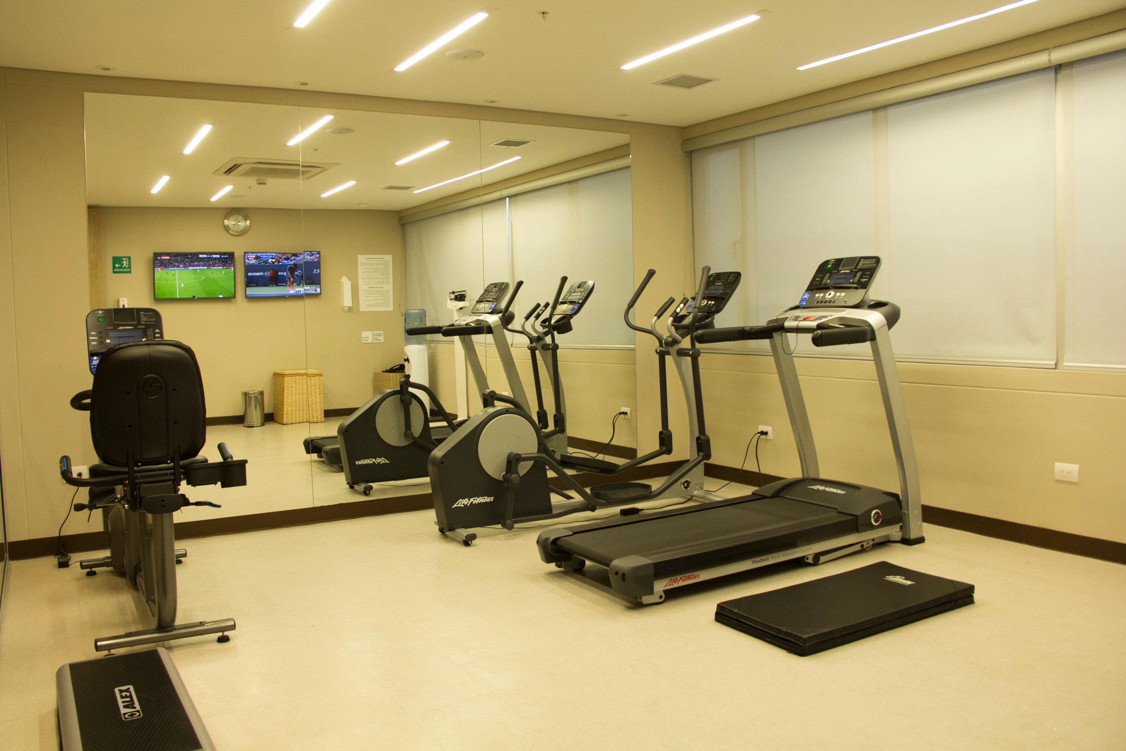 Holiday Inn Cucuta By Ihg Exteriör bild The gym at the hotel