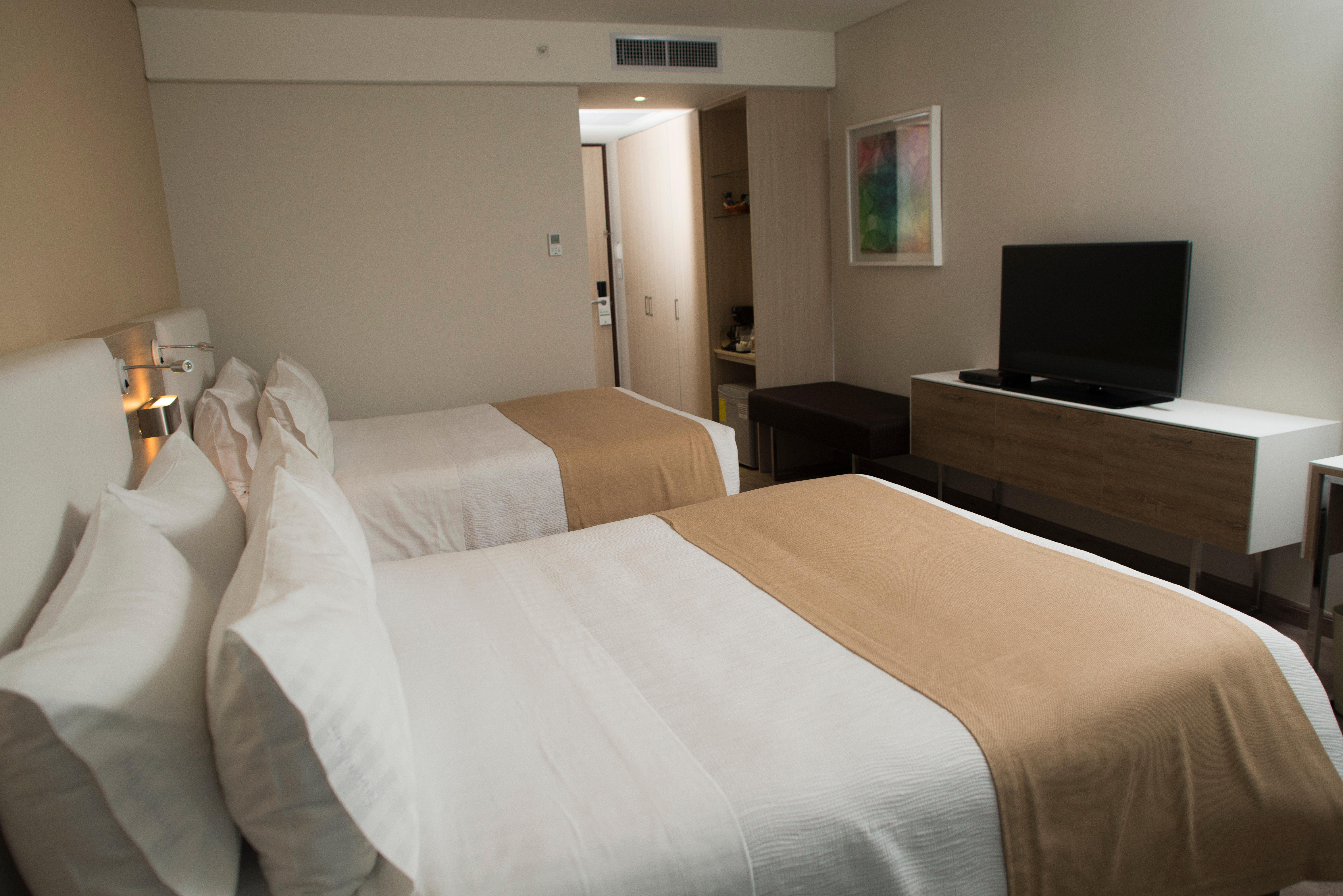Holiday Inn Cucuta By Ihg Exteriör bild A room at the hotel