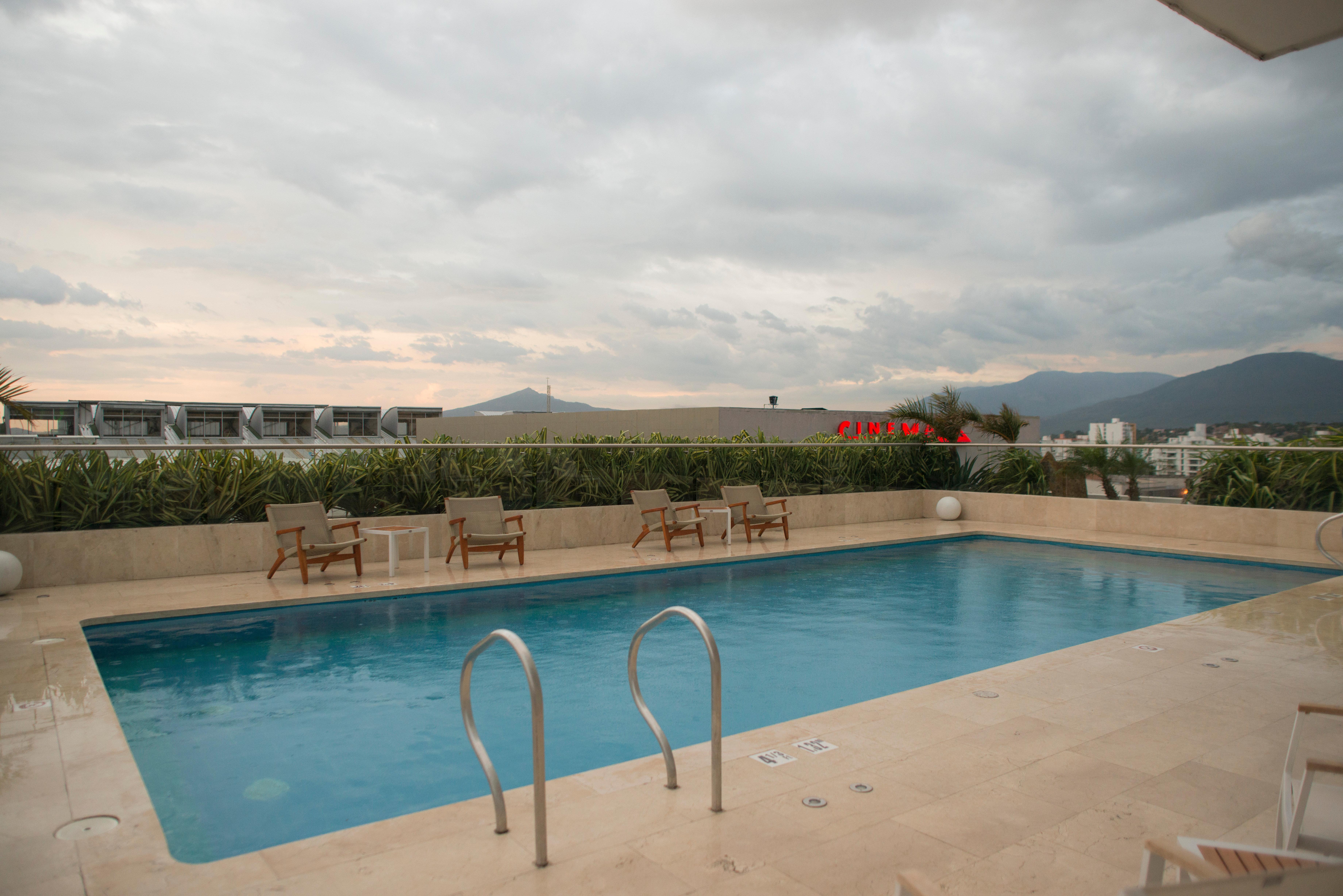Holiday Inn Cucuta By Ihg Exteriör bild A rooftop pool in Athens, Greece