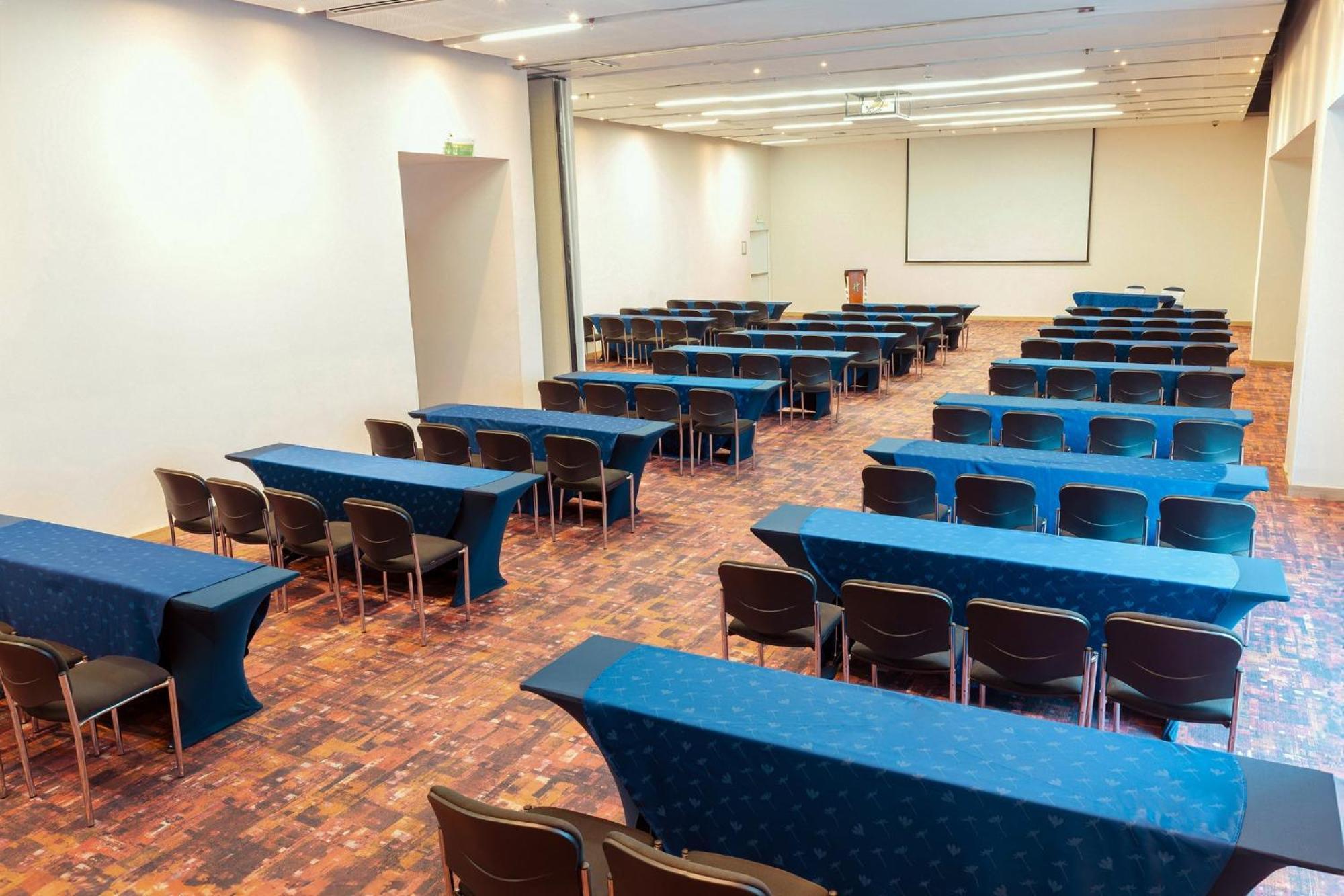 Holiday Inn Cucuta By Ihg Exteriör bild The main conference room